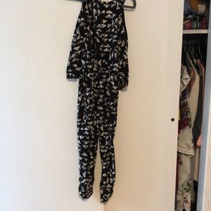 Black and white jumper